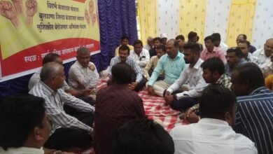Photo of शासकीय कंत्राटदार त्रासले ! जिल्हाधिकारी कार्यालयासमोर दिले धरणे