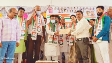 Photo of चारबन येथील शिक्षकांचा पालकमंत्री राजेंद्र शिंगणे यांच्या हस्ते सत्कार