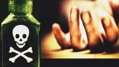 Photo of ” गहू निसून ठेव ” असं सांगून आई बाहेर गेली आणि घरात मुलीने आत्महत्या केली