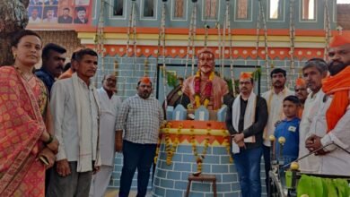 Photo of छत्रपती शिवाजी महाराज पुतळा सौंदर्यीकरण कामाचे आ.  फुंडकरांच्या हस्ते पिंप्री देशमुख येथे झाले लोकार्पण