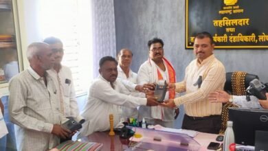 Photo of स्वस्त धान्य दुकानदारांकडून ईपॉस मशीन शासनाकडे जमा राशन वाटप न करण्याचा इशारा; लोणारमध्ये दिले निवेदन