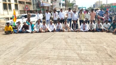 Photo of राहुल गांधींच्या ईडीकडून चौकशी विरोधात लोणारमध्ये काँग्रेसने केला रास्ता रोको