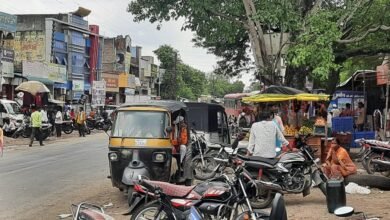 Photo of डोणगांव राज्य महामार्गोवर अतिक्रमण रहदारीस अडथळा