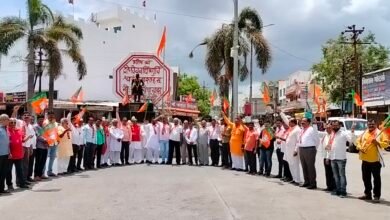 Photo of विधानपरीषदेतील भाजपाच्या विजयाचा चिखलीत फटाके फोडून जल्लोष