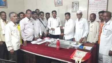 Photo of पैनगंगा नदिकाठच्या शेतक-यांचे कायमस्वरुपी नुकसान टाळण्यासाठी येऴगाव धरणाला सांडवा तयार करा, स्वाभिमानी शेतकरी संघटनेची मागणी