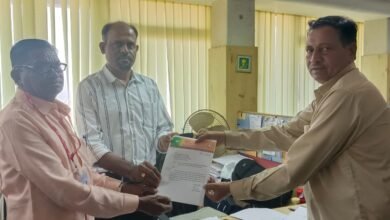 Photo of जिल्ह्यातील वंचित शेतकऱ्यांना पीक विमा त्वरित मंजूर करा – चक्रधर लांडे यांचे विमा कंपनी व्यवस्थापकांना निवेदन