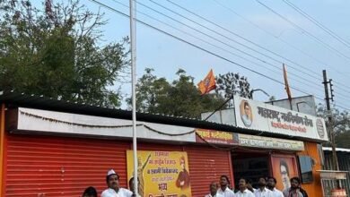 Photo of मनसे जिल्हा संपर्क कार्यालयात झाले उत्साहात ध्वजारोहण