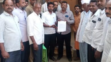 Photo of शेतकऱ्यांच्या विविध मागण्यासाठी भूमीपूत्र धडकले तहसील कार्यालयावर !