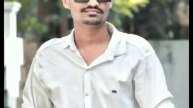 Photo of त्याने वर्गातच केली गळफास घेऊन आत्महत्या… फुटले उलट सुलट चर्चेचे पेव