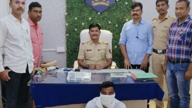 Photo of लोणारच्या मुलीला अश्लील मँसेज पाठवून आँनलाइन पाठलाग…. ‘ मजनू ‘ बनलेल्या फिरोजला सायबर पोलिसांनी केले गजाआड