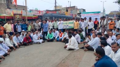 Photo of आठ दिवसात भरपाई न मिळाल्यास तीव्र आंदोलन; मनोज लाहुडकार