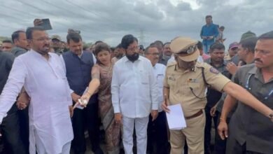 Photo of मुख्यमंत्री, उपमुख्यमंत्र्यांसोबत आ. श्वेताताई महाले यांनी घेतली अपघातातस्थळी धाव; मदतकार्याची पाहाणी करून घेतली जखमींची भेट