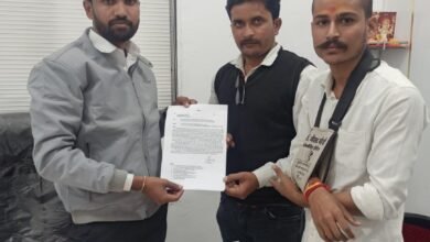 Photo of ‘आंधळं दळतंय, कुत्रा पीठ खातंय!’ निकृष्ट धान्यावरून युवा सेनेचा उपजिल्हा प्रमुख संतोष भुतेकर यांचा थेट सवाल; २३ डिसेंबरला तीव्र आंदोलनाचा इशारा